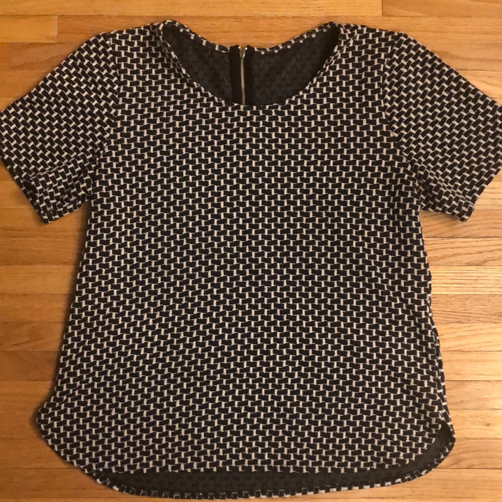Women’s Black and white shirt